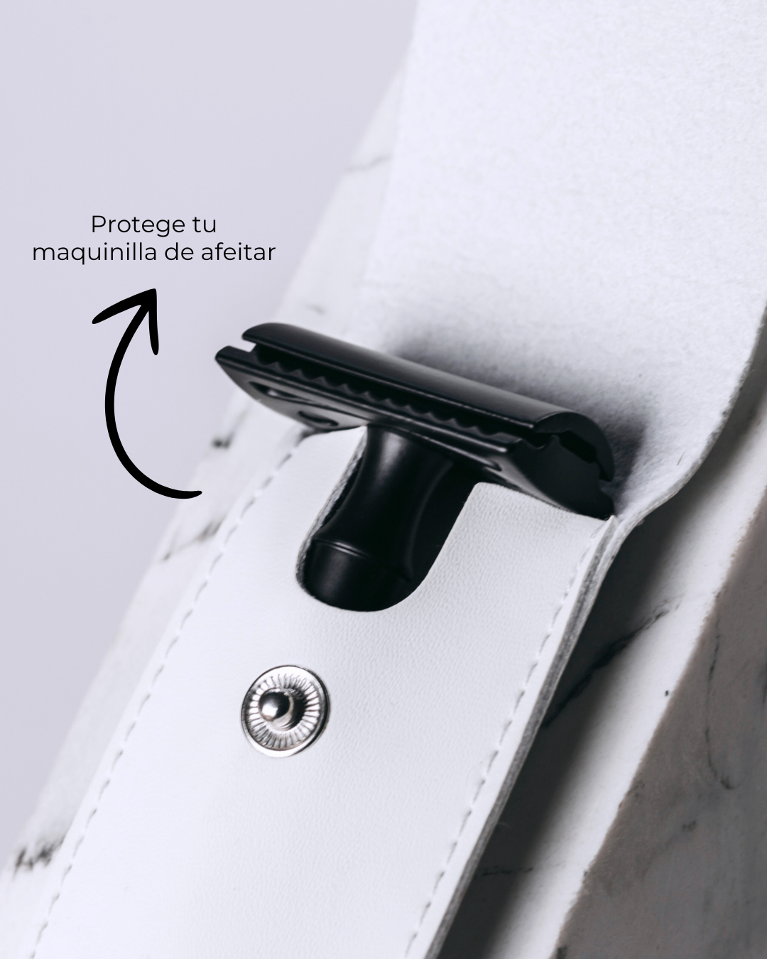 LIQUIDACIÓN Funda Maquinilla de Afeitar Blanca