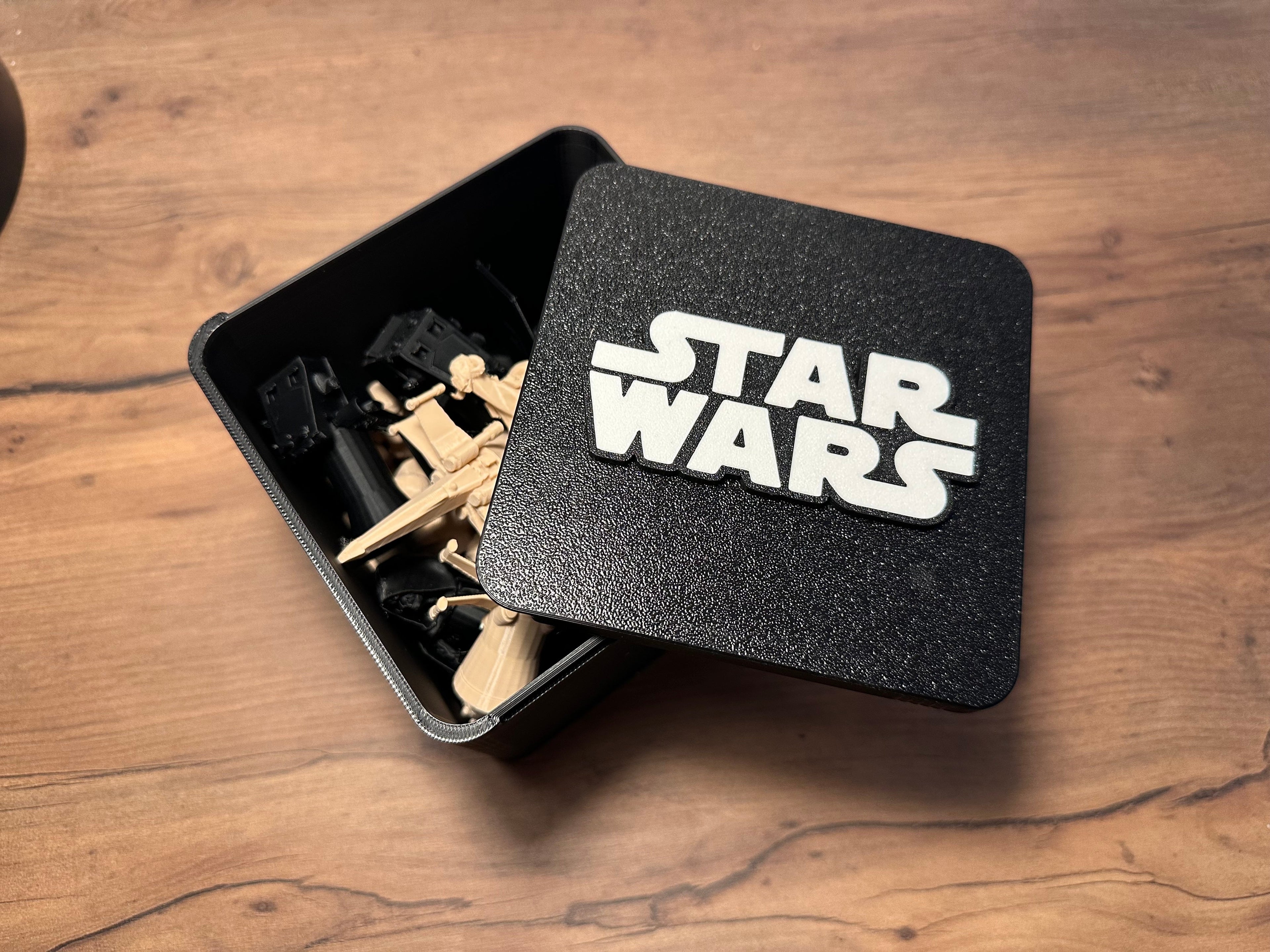 Ajedrez Épico Galáctico en 3D – Figuras de Batalla Estelar